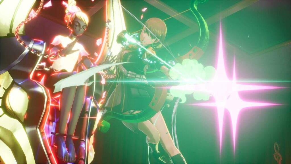 Stylisierte Kampfszene in Persona 3 Reload: Yukari schießt einen grün leuchtenden Pfeil, rechts ein pinker Sternenblitz, links sitzt eine Persona in einer technoiden Kapsel.