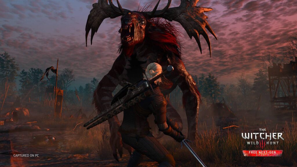 Geralt von Riva steht im Kampf gegen ein riesiges Monster in der Dämmerung – eine Szene aus The Witcher 3, die rohe Gefahr und fehlende Fehlertoleranz im Kampf zeigt.