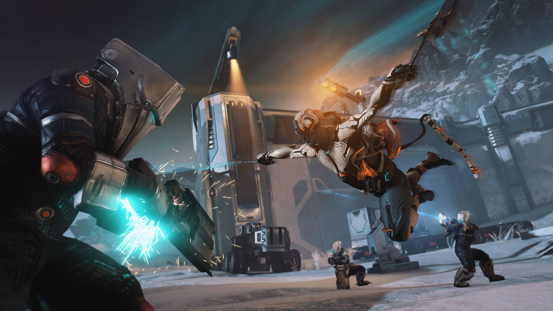 Warframe zeigt einen akrobatischen Kampf in einer verschneiten Sci-Fi-Basis mit bewaffneten Gegnern, Laserfeuer und futuristischer Rüstung.