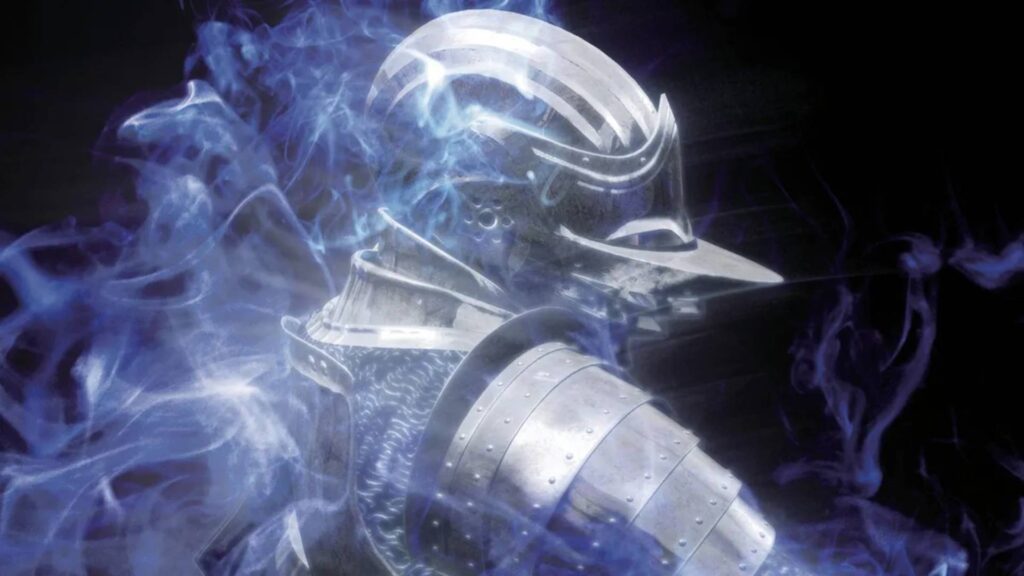 Ein gepanzerter Ritter wird in Demon’s Souls auf der PS3 von blauem, geisterhaftem Nebel umhüllt.