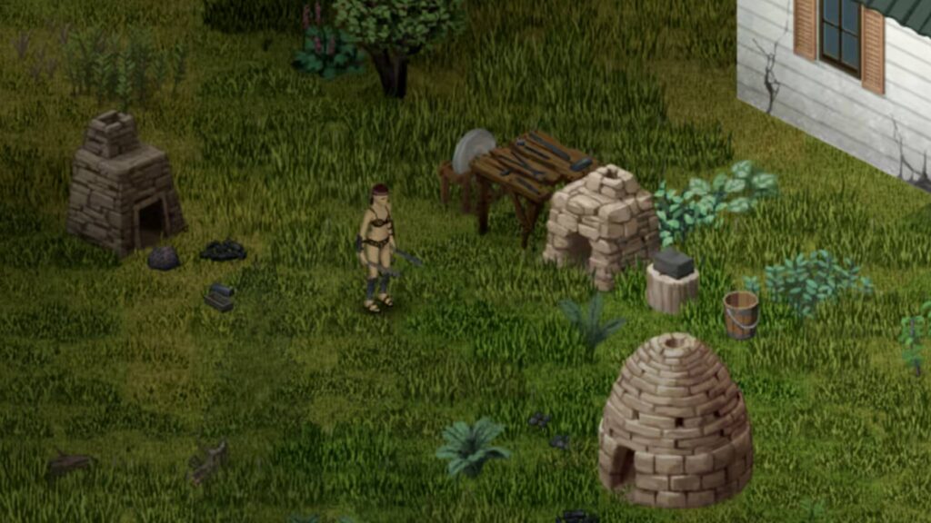 Eine Spielfigur steht in Project Zomboid zwischen mehreren Steinöfen, einer Werkbank und einem Schleifstein im Garten.