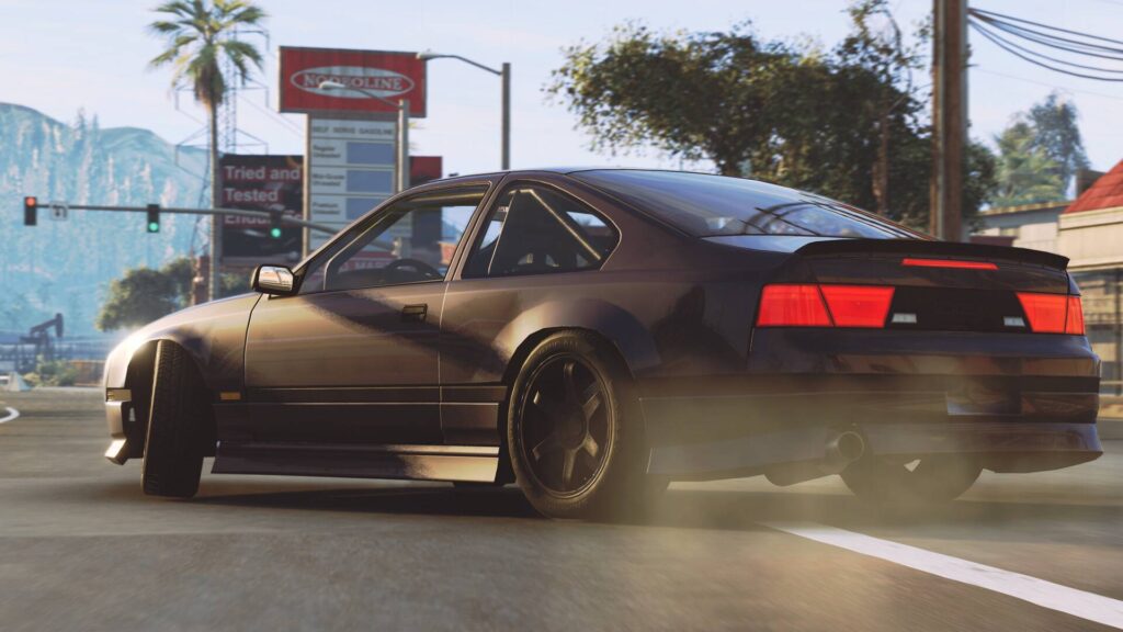 BeamNG.drive schwarzes Sportcoupé driftet durch eine sonnige Stadtstraße
