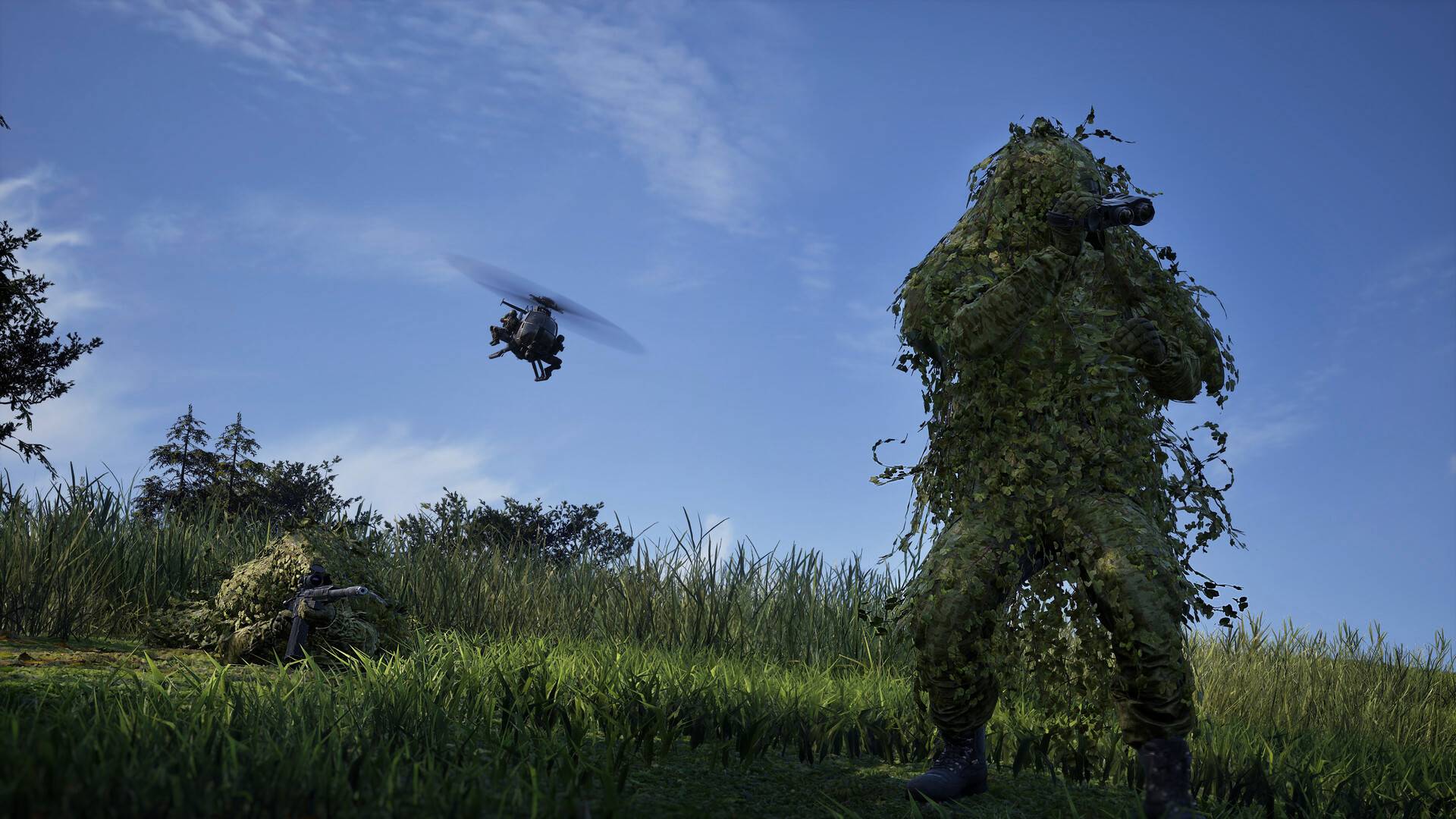WARDOGS Soldat beobachtet mit Fernglas das Schlachtfeld